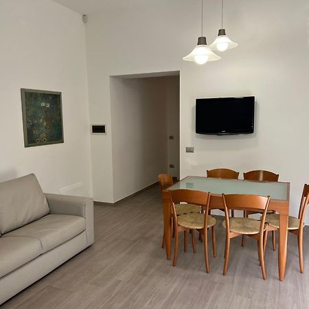 Casa Sandra Appartamento A 100 Mt Dal Mare Livorno Exterior photo